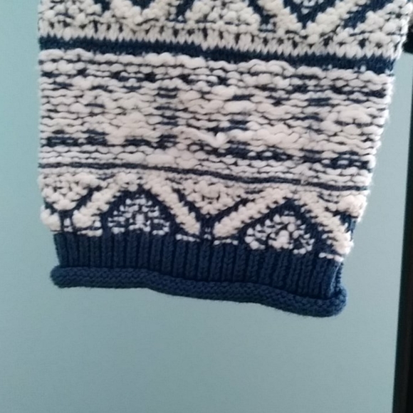 Northern Reflections Comfy Sweater - Picture 3 of 7